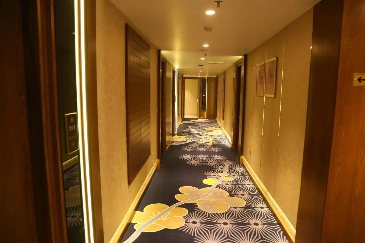 Dreamz Inn&Suites Zirakpur 4*,  India