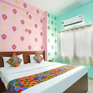 Hotel Fabexpress Kashi Khand ***