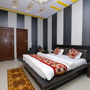 Hotel New Bakshi House **