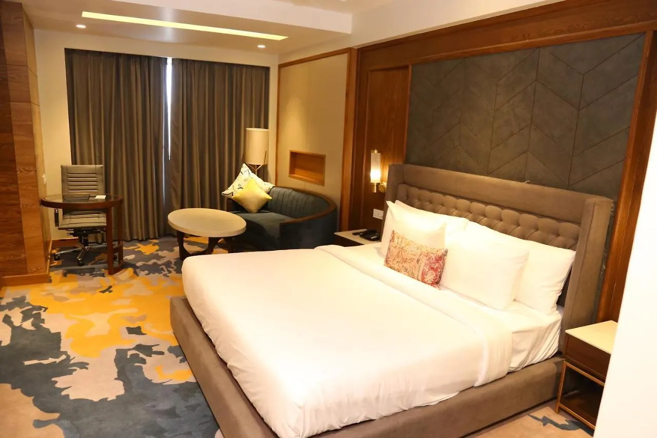 Dreamz Inn & Suites Zirakpur 4*,  India