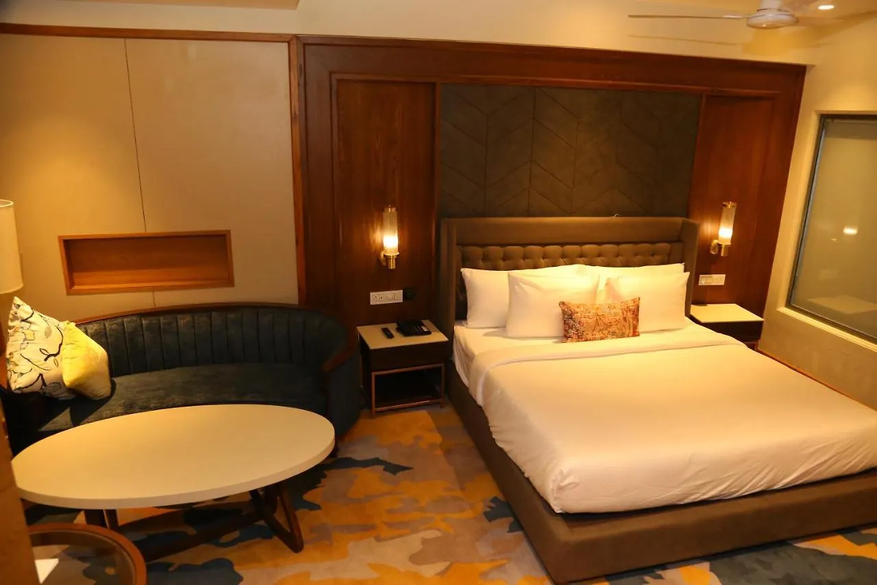 Dreamz Inn & Suites Zirakpur Hotel
