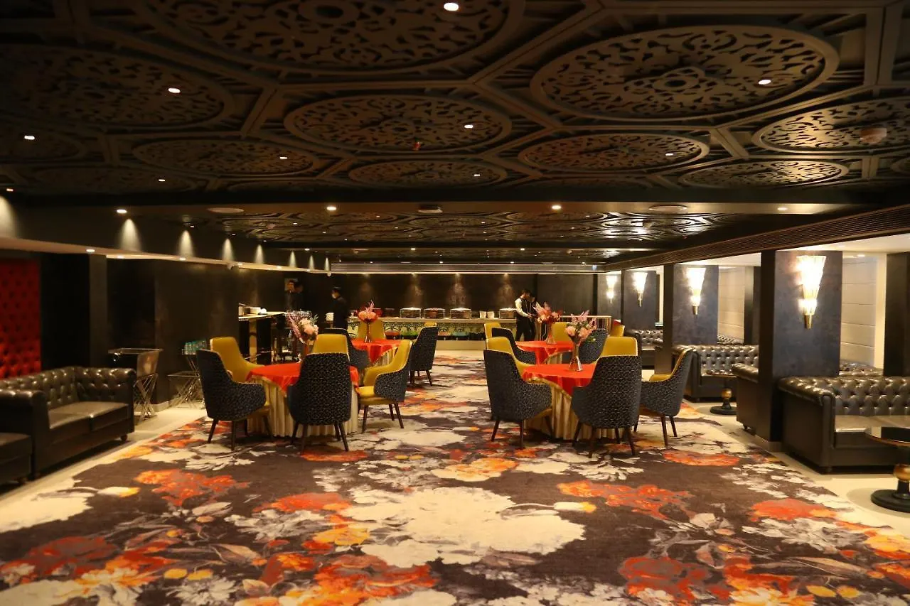 Dreamz Inn & Suites Zirakpur Hotel