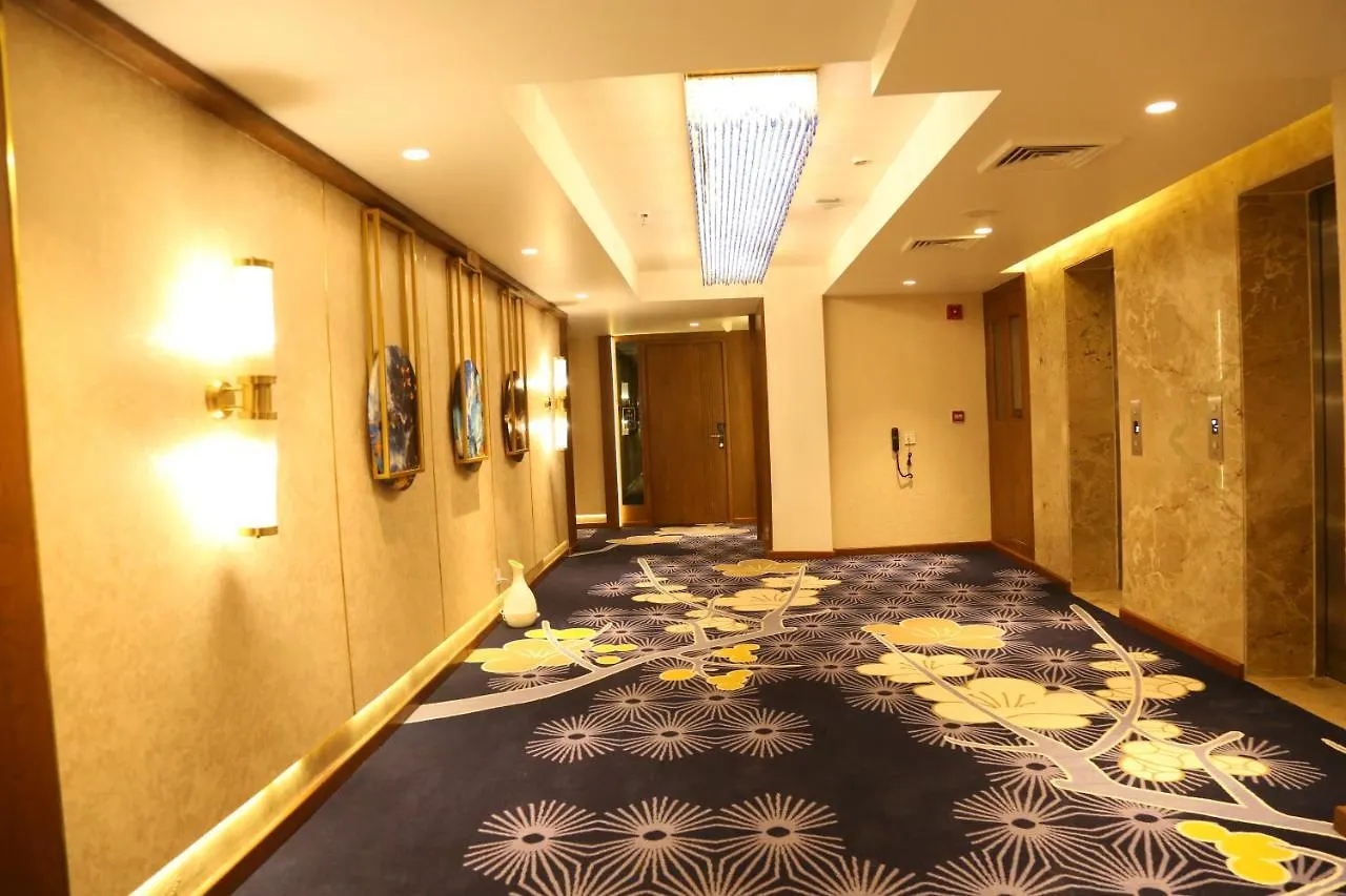Dreamz Inn & Suites Zirakpur 4*,