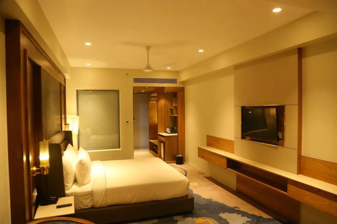 Dreamz Inn & Suites Zirakpur 4*,