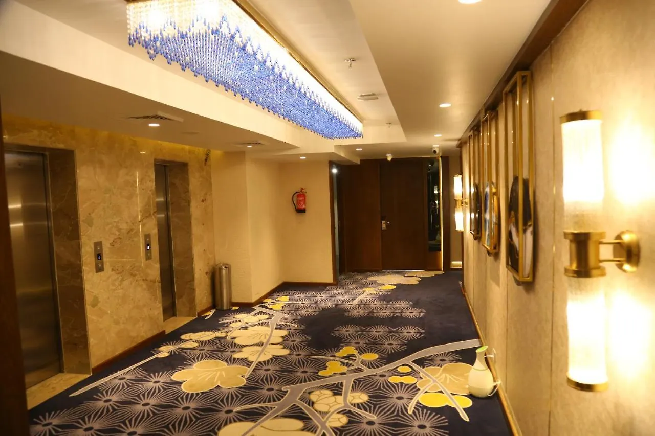 Dreamz Inn & Suites Zirakpur 4*,