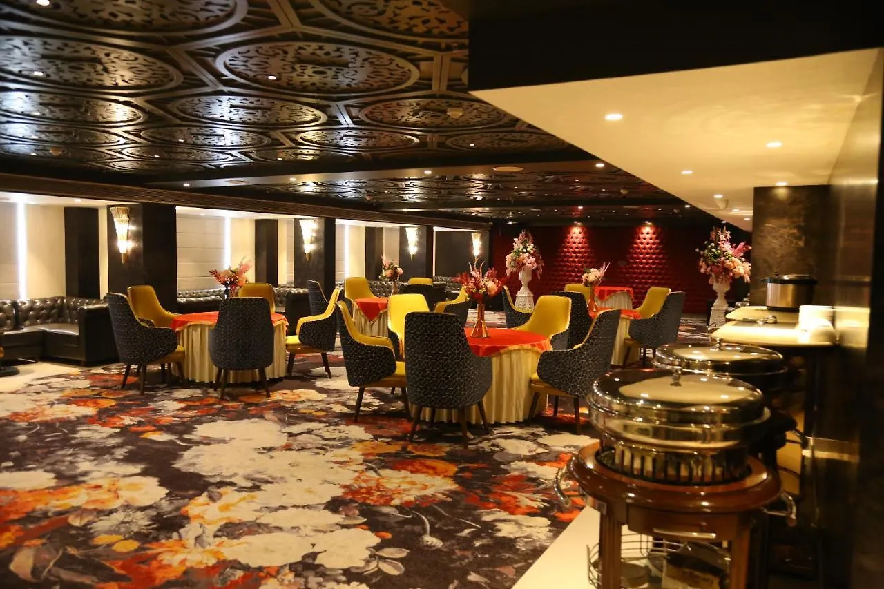 Dreamz Inn & Suites Zirakpur Hotel